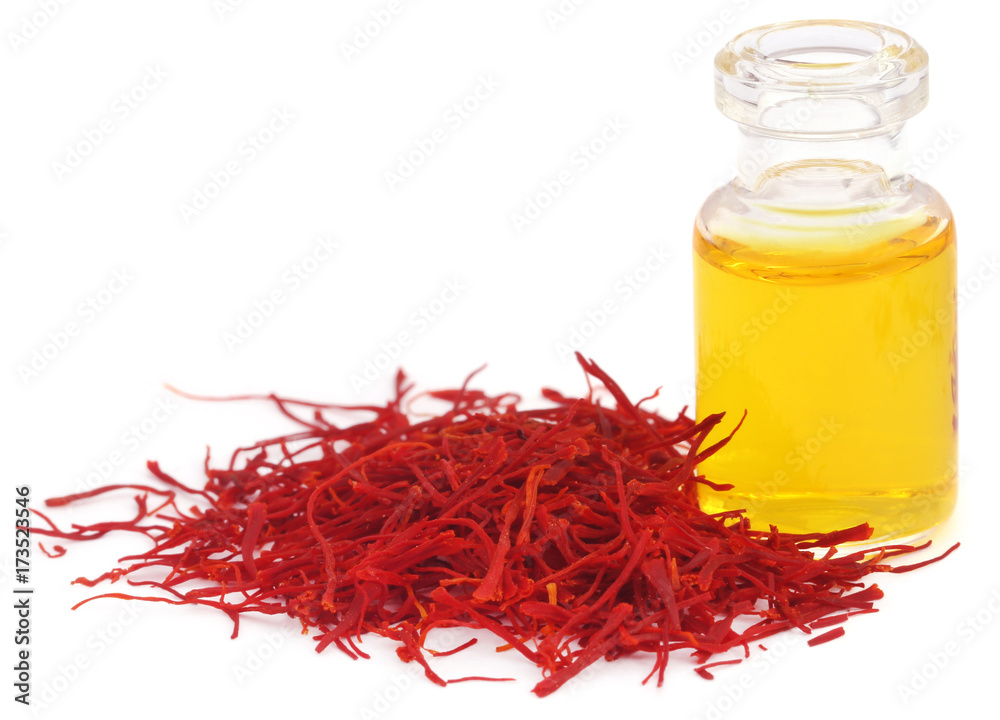 Naklejka premium Closeup of Saffron with extract