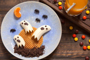 Scary halloween food edible banana ghosts