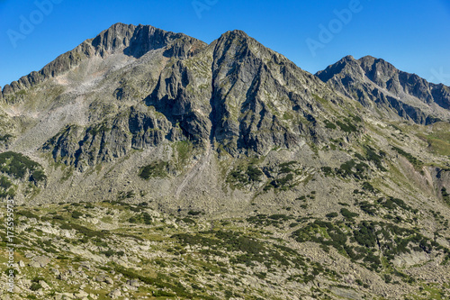 Fototapeta Naklejka Na Ścianę i Meble -  Amazing landscape with Yalovarnika and Kamenitsa peak, Pirin Mountain, Bulgaria