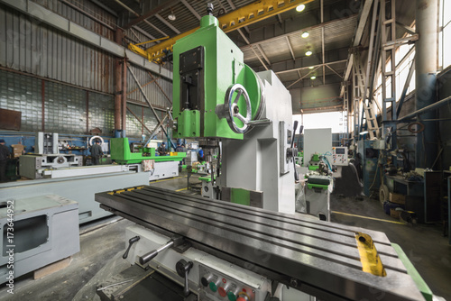 Working table of a new vertical milling machine.