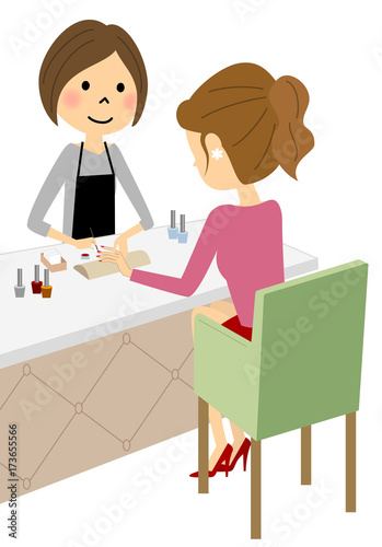ネイルサロンでネイルする女性