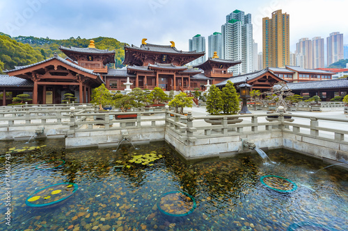 Canvas Print Mahavira Hall in Chi Lin Nunnery, a large Buddhist temple complex built without