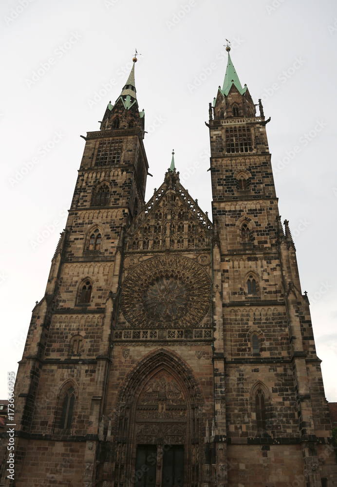 Fototapeta premium Saint Lawrence Church in the old town of Nuremberg Germany