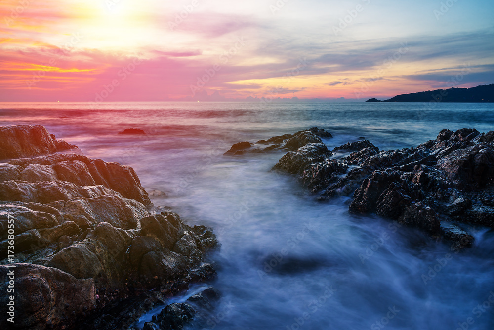 Fototapeta premium Sea sunset or sunrise with colorful of sky and cloud in twilight