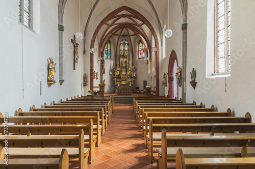 Deutschland, Monreal;  Dreifaltigkeitskirche von 1460 , Innenaufnahme Kirchenschiff photo