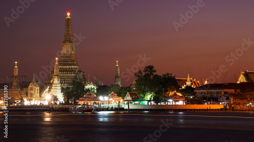 Wat Arun Temple at dusk, Bangkok © Blanscape