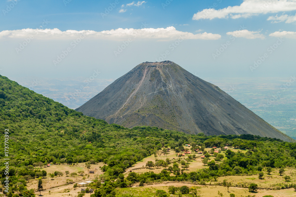 Fototapeta premium Izalco volcano, El Salvador