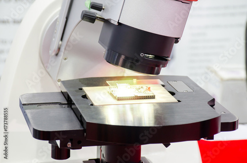 Ergonomic eyepiece less stereo microscope with high performance stereo viewer for a wide range of precision tasks requiring magnification, Electronic circuit board.