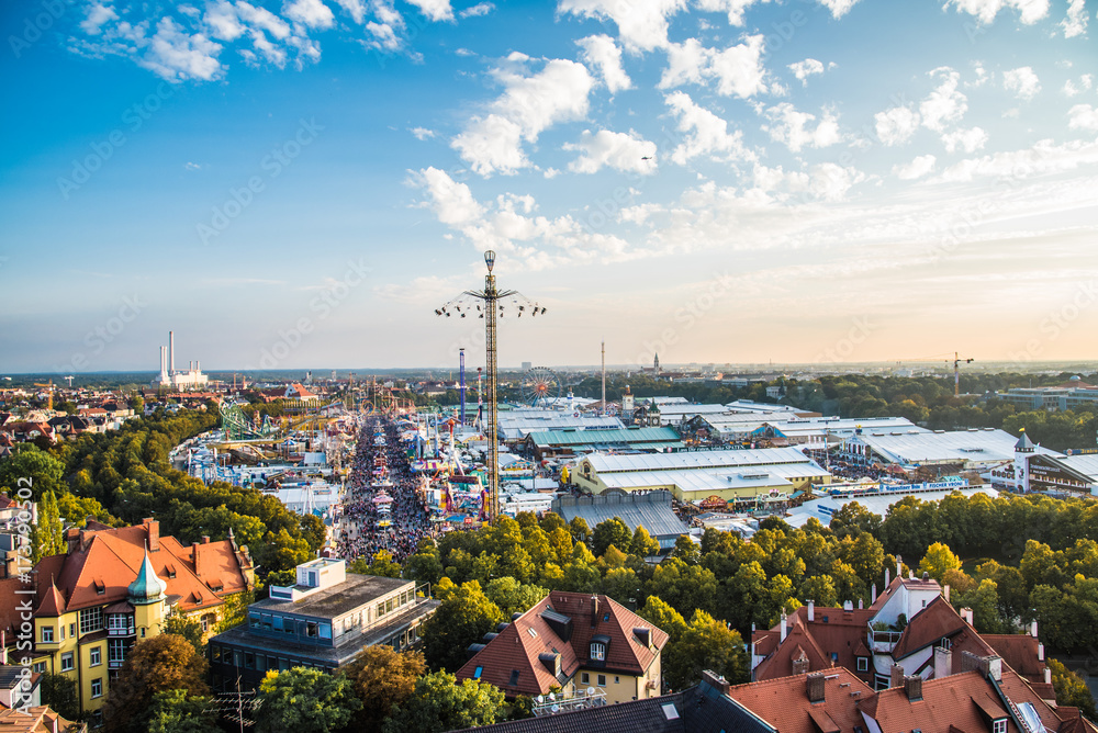 Aerial view of Oktoberfest from St. Paul Cathedral - obrazy, fototapety, plakaty 