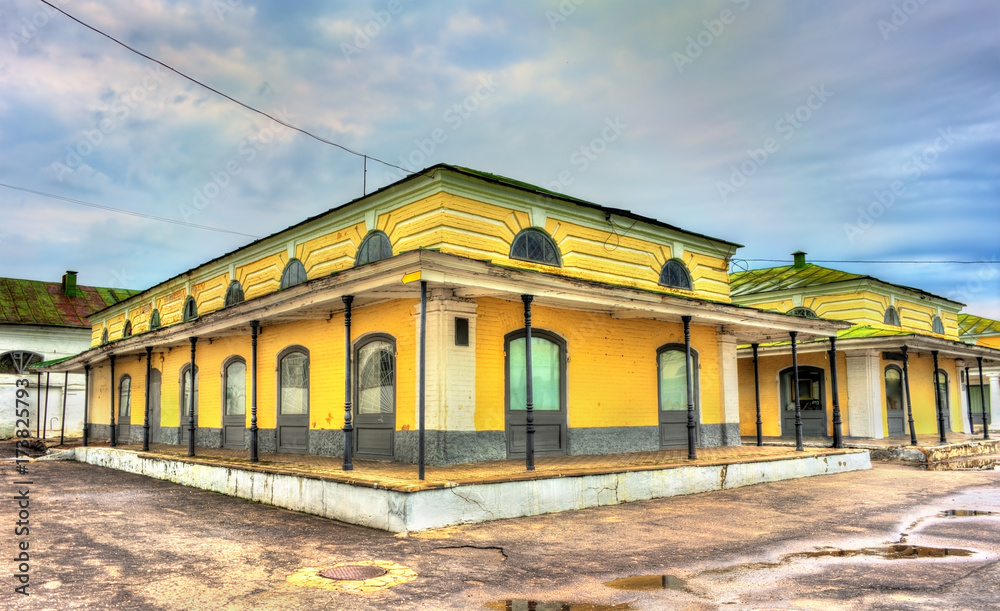 Gostiny Dvor, provincial Neoclassical trading arcades in Kostroma, Russia Gostiny Dvor, provincial Neoclassical trading arcades in Kostroma, Russia