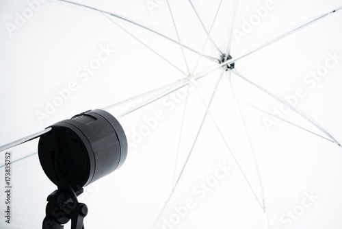 ストロボ、写真撮影、スタジオ、傘、アンブレラ © aijiro