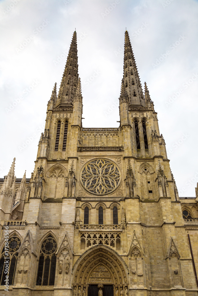 Fototapeta premium St. Andrew's Cathedral in Bordeaux