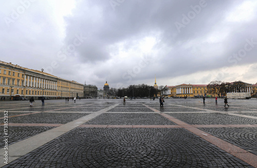 PLAZA DEL PALACIO EN  SAN PETERSBURGO photo