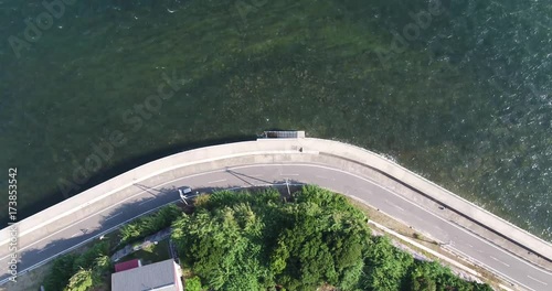 Wallpaper Mural ドローンで日本の島の道沿いを空撮② Torontodigital.ca