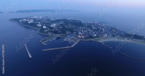 Wallpaper Mural 日本の早朝の島をドローンで空撮⑨ Torontodigital.ca