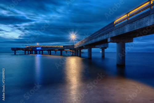 Seebrücke an der Ostsee in Heiligenhafen © hespasoft