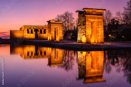 Obraz na płótnie Temple of Debod at night, Madrid, Spain w salonie