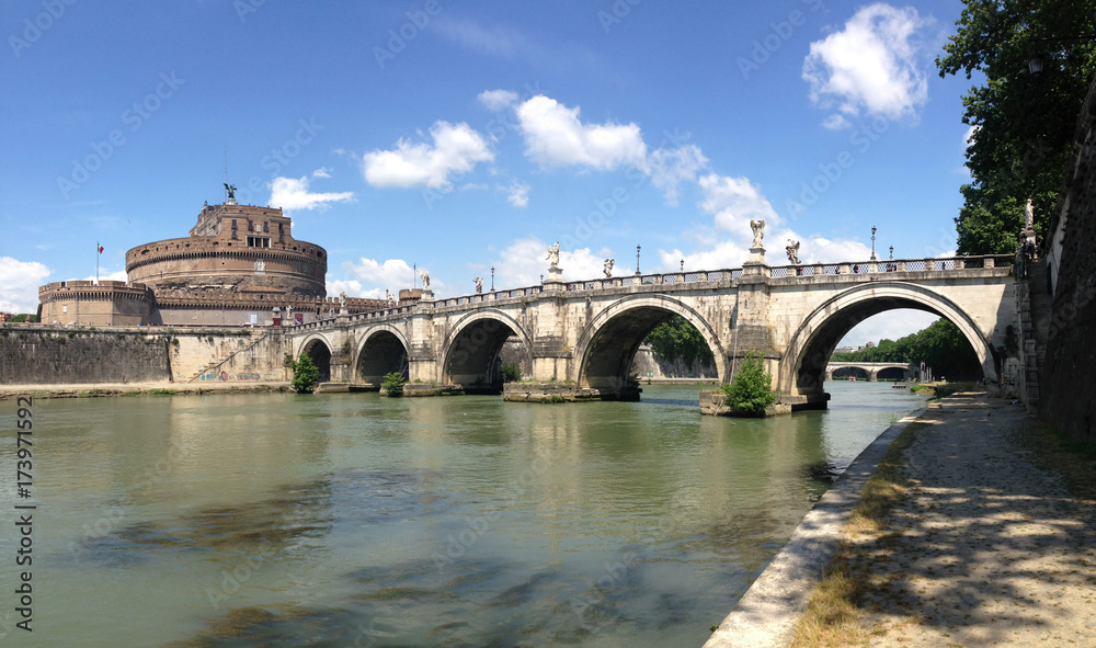 Fototapeta premium Castel Sant Angelo and the St. Angelo Bridge