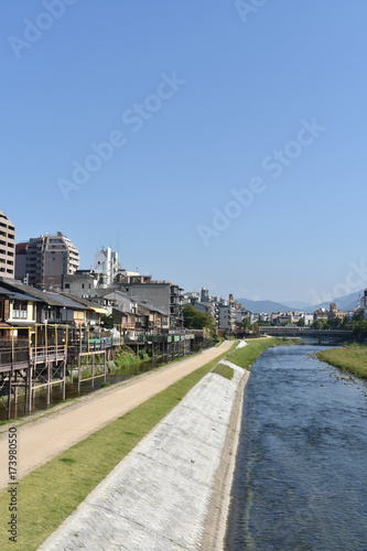 Wallpaper Mural 松原橋から見た納涼床 Torontodigital.ca