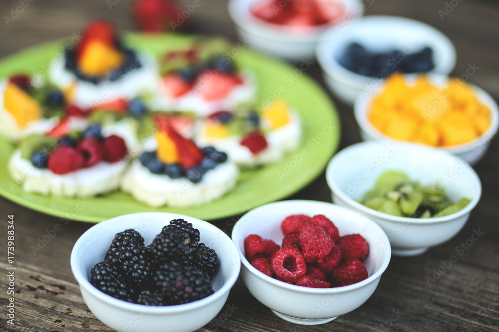 Mini Fruit Pizzas with Colorful Fresh Fruit Mini Fruit Pizzas with Colorful Fresh Fruit