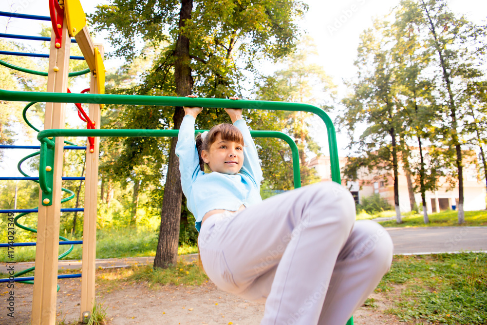 Obraz premium Kids on playground