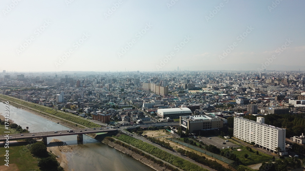 大和川から大阪市を望む