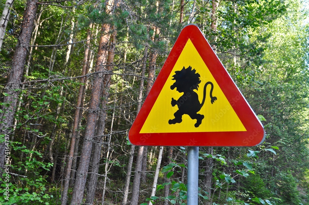 Wunschmotiv: Verkehrszeichen Achtung Trolle an der Autostrasse nähe von Trolska Skogen,einem Märchen