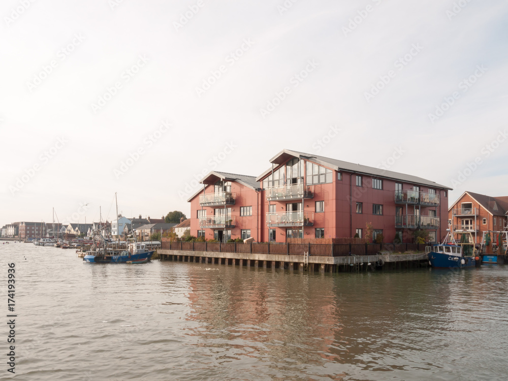 wivenhoe modern contemporary houses red walls new