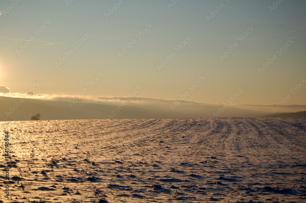 Klarer Wintermorgen im Erzgebirge