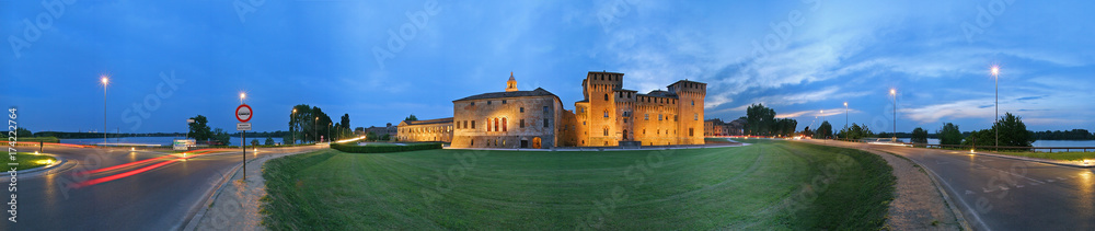 Fototapeta premium Mantova, castello di San Giorgio a 360 gradi