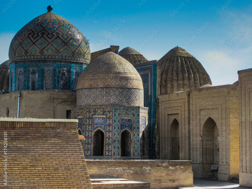 Fototapeta premium Beautiful uzbek blue tile architecture