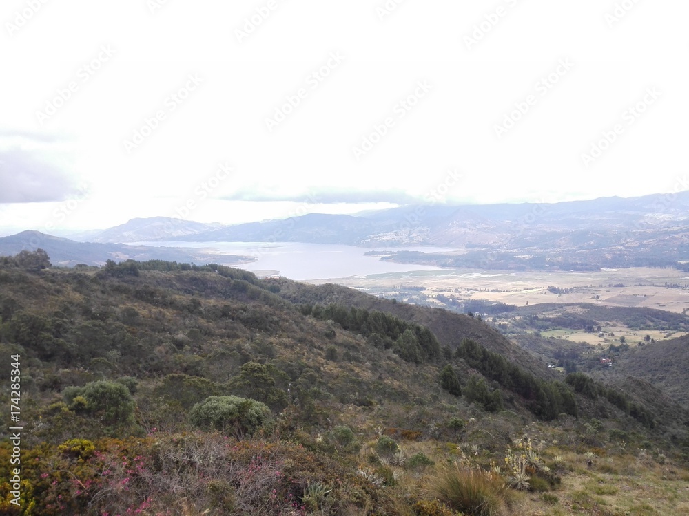 Naklejka premium montañas