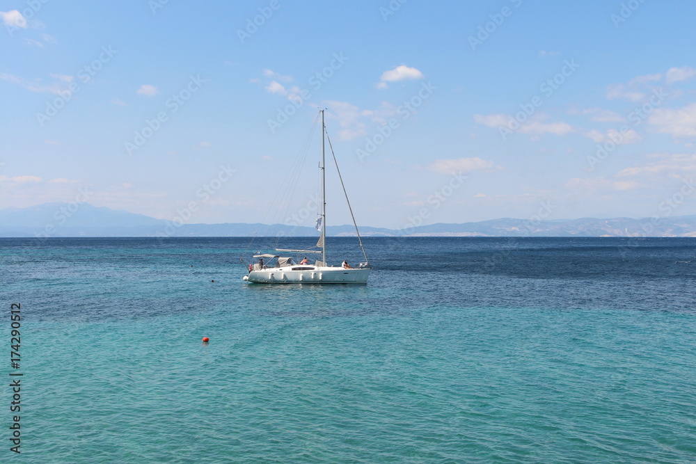 Obraz premium Boat on sea