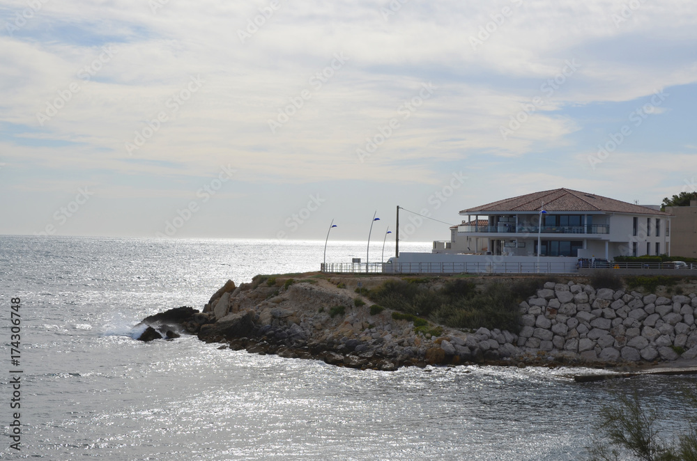 Sausset les Pins building, near the sea Sausset les Pins building, near the sea