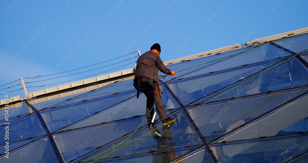 High-altitude work on a skyscraper