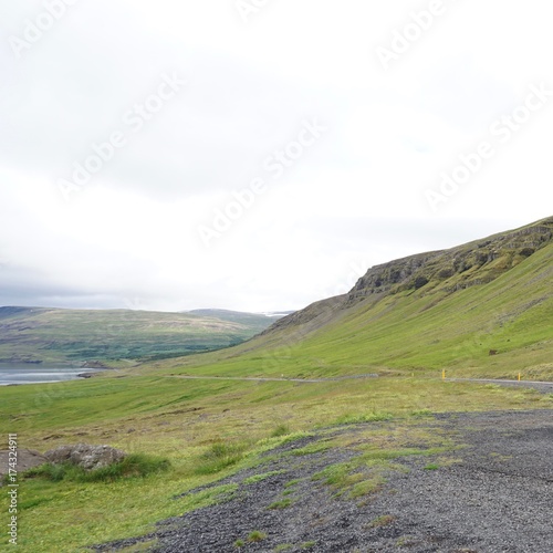 Landschaft am Hvalfjörður (Walfjord) in Islands Süd-Westen