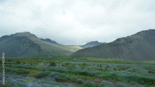 Landschaft am Hvalfj  r  ur  Walfjord  in Islands S  d-Westen