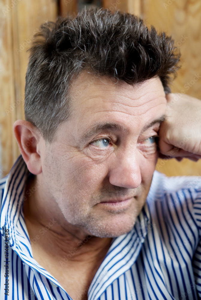 Obraz premium Depressed old man.