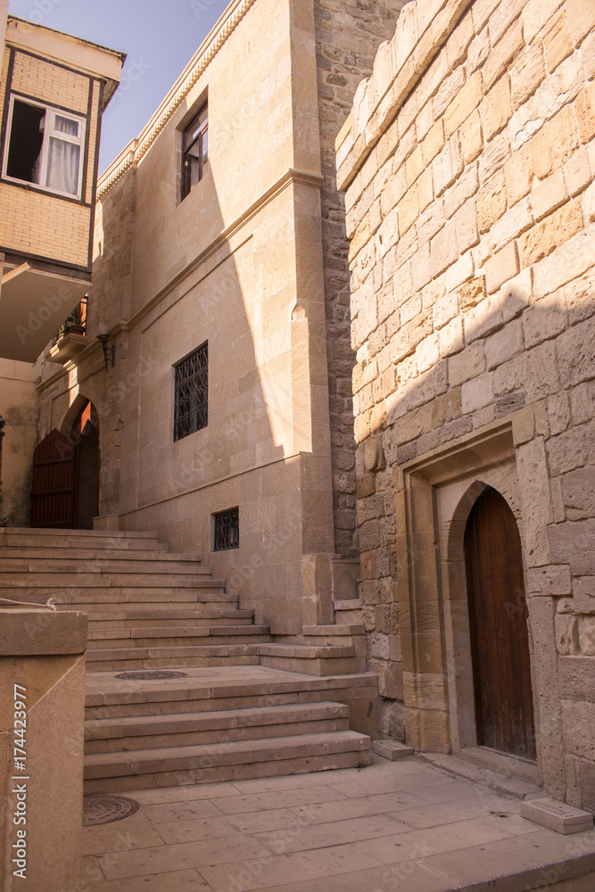 Obraz premium architecture in baku azerbaijan old town street, Baku, Azerbaijan - September 20, 2017