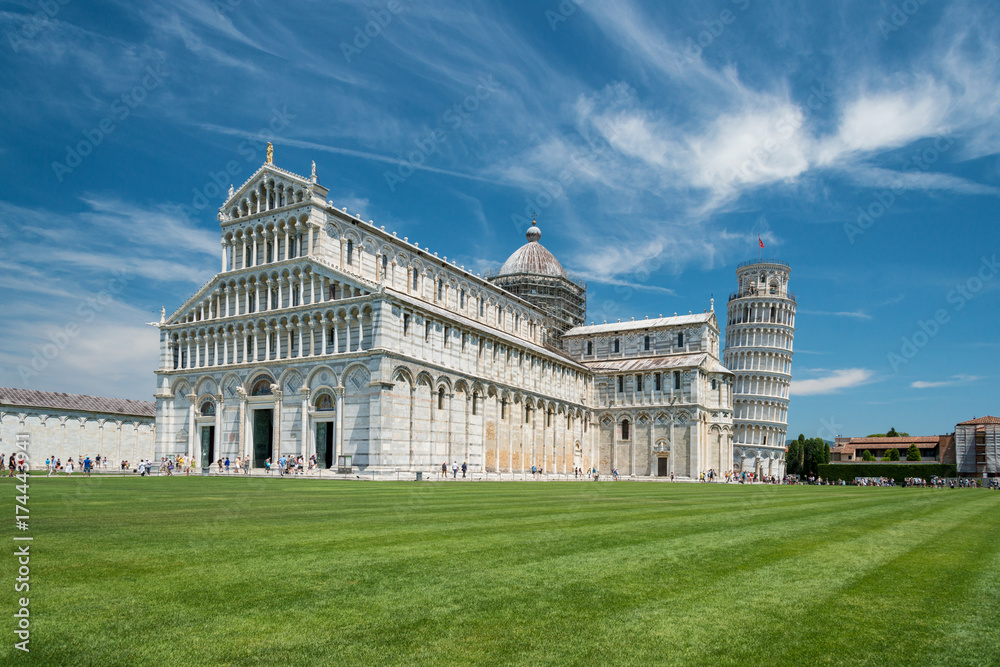 Italian landmarks: Pisa cathedral and leaning tower of Pisa