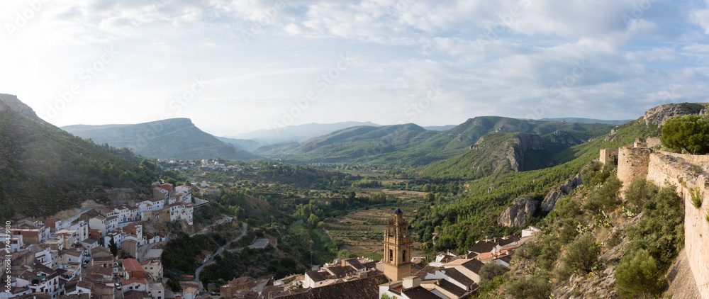 Chulilla, village espagnol dans la montagne