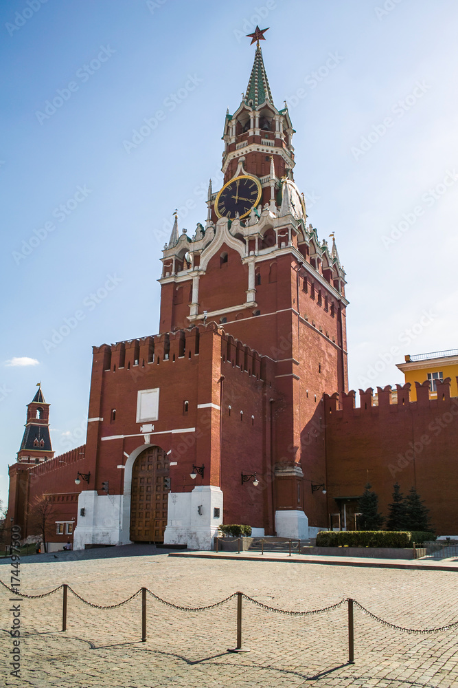 Fototapeta premium Spasskaya (Saviour) Tower on Red Square, Moscow, Russia