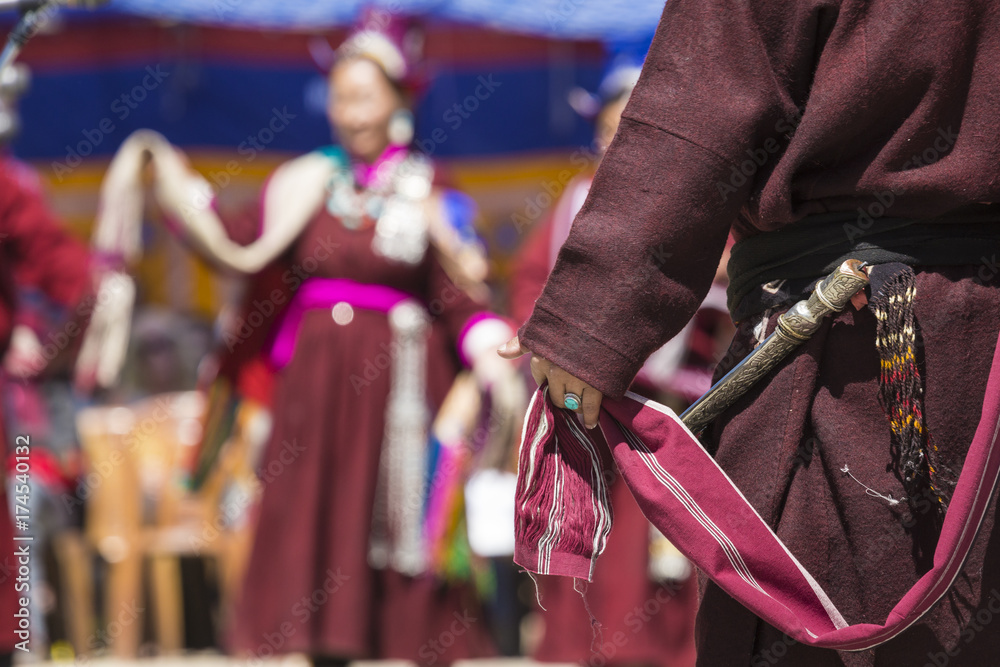 Φωτογραφία Unidentified artists in Ladakhi costumes at the Ladakh Festival, Leh, India