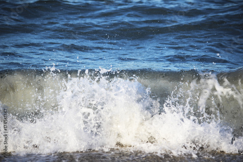 Wallpaper Mural Waves Torontodigital.ca