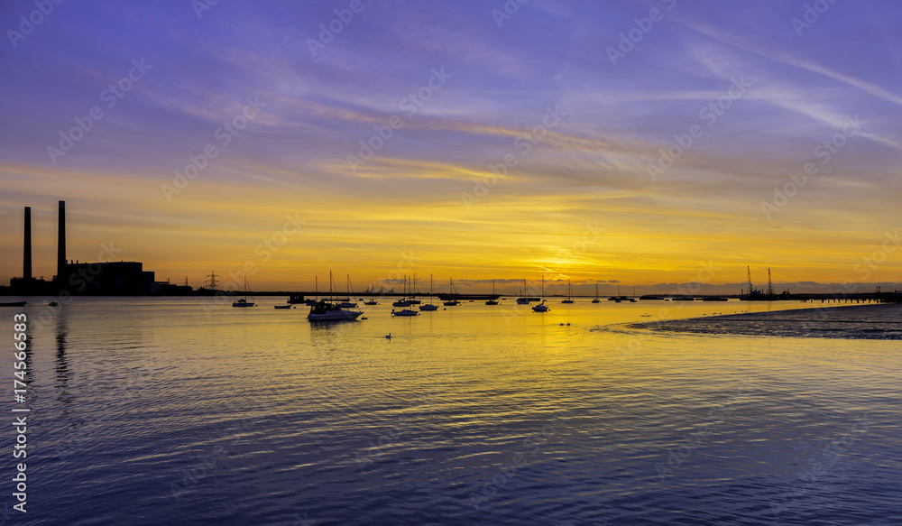 Naklejka premium Sunrise on the river thames gravesend kent