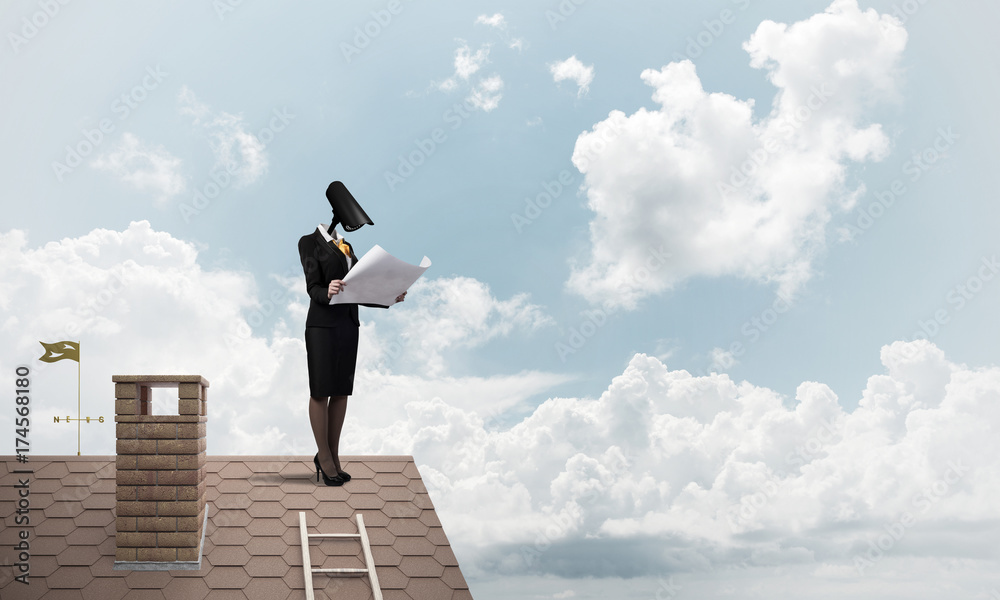 © adam121 - Concept of security and privacy protection with camera headed wo © adam121 - Concept of security and privacy protection with camera headed wo