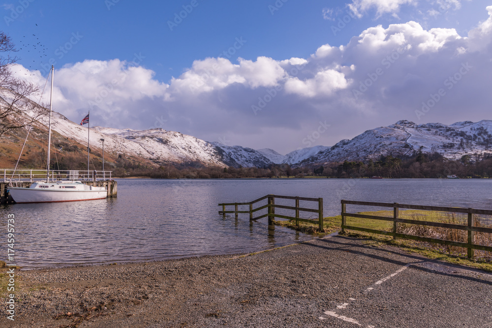 Obraz premium Snow Capped Mountains of Cumbrea