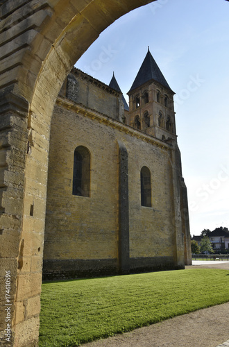 Fototapeta Naklejka Na Ścianę i Meble -  Basilique du Sacré-Coeur (Paray-le-Monial)