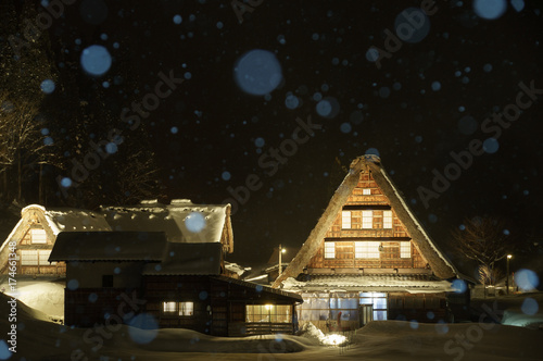 Wallpaper Mural 冬の五箇山 Gokayama Torontodigital.ca