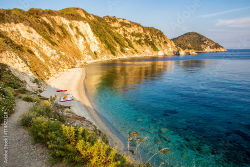 Fotografia Sansona Beach on Elba at Sunrise